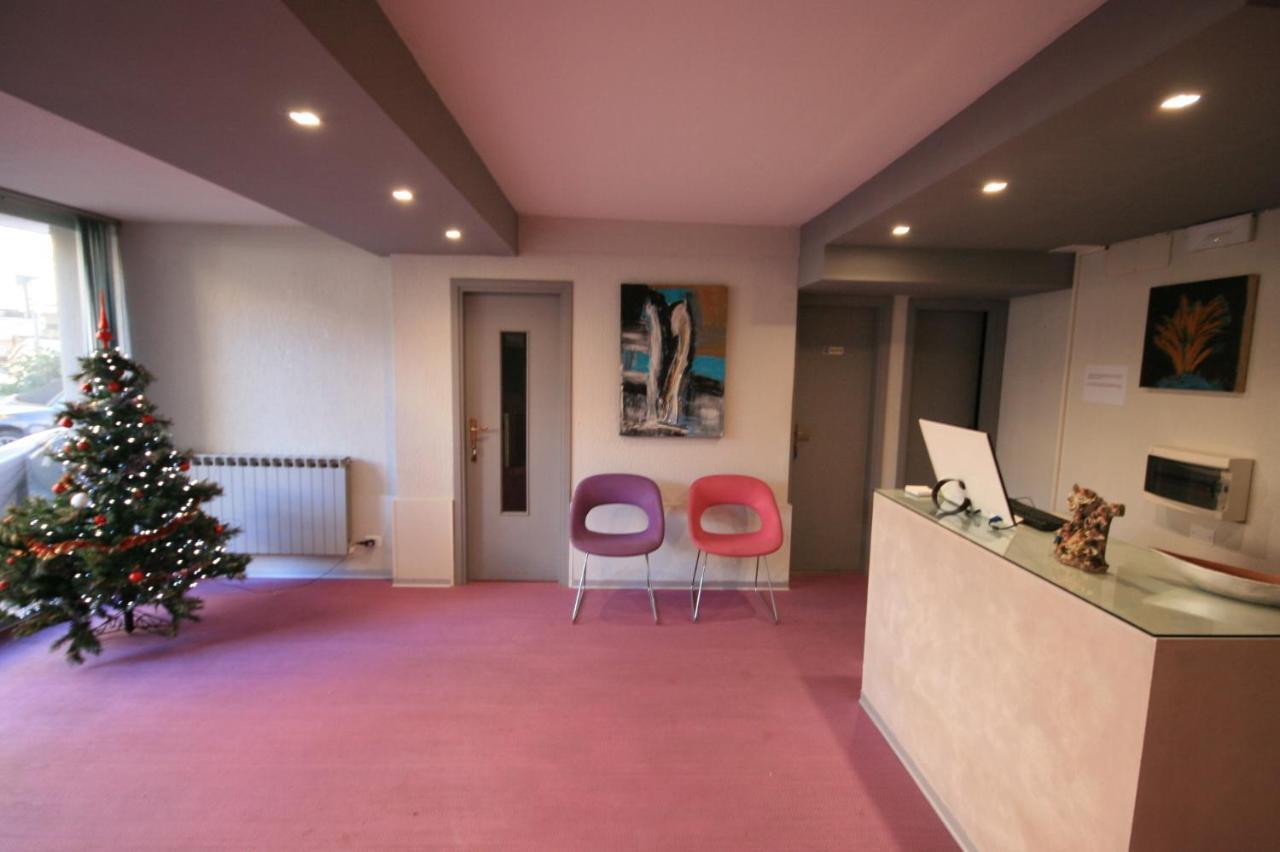 Casa Vacanze Cucciolo Римини Екстериор снимка
